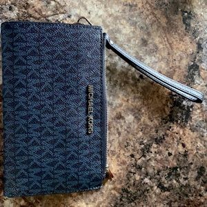 Michael Kors Jet Set Wristlet